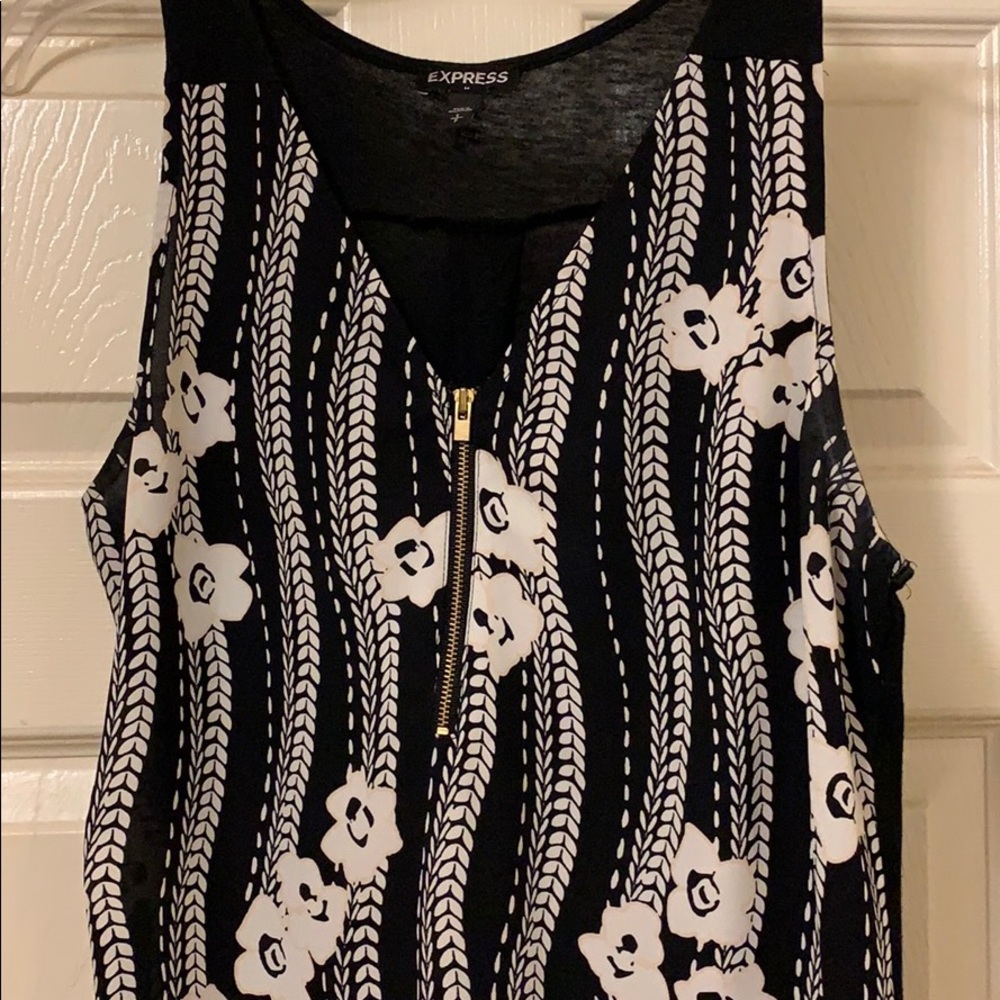 Express floral tank top with zipper. - Picture 2 of 7